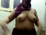 BBW, fetter Araber vor der Webcam