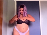 Australian BBW with big boobs gives blowjob