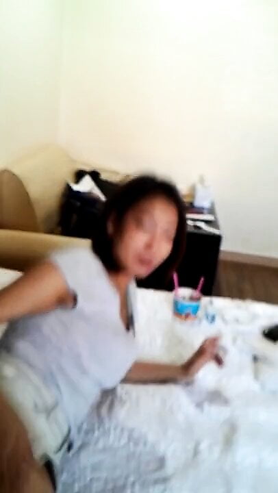 Beautiful Korean GF’s pussy fingering and anal close-up