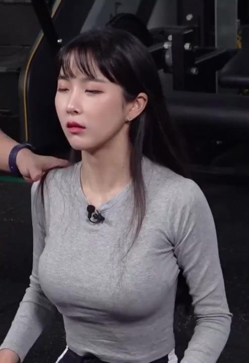Focus On Hyunyoung’s Perky Funbags