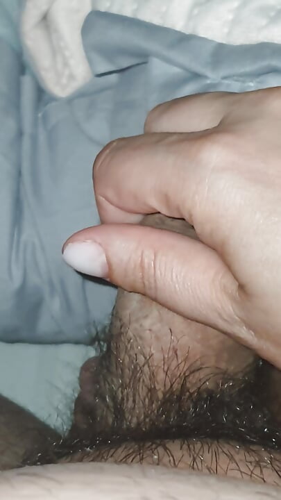 Stepmom is good and handjob stepson